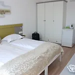 Sea Joy 1 Bed & Breakfast