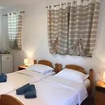 Bed & Breakfast Sea Joy 1 3*