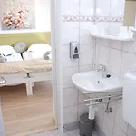 Sea Joy 1 Bed & Breakfast 3*