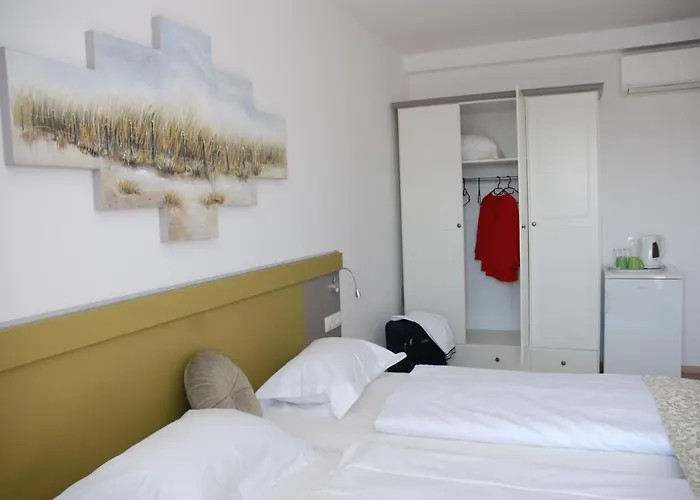 Sea Joy 1 Bed & Breakfast