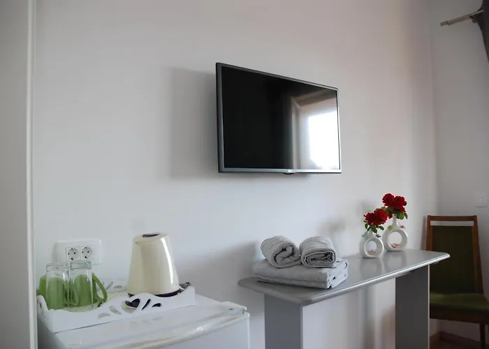 Sea Joy 1 Bed & Breakfast 3*