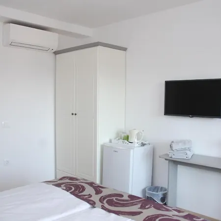 فندق مبيت وإفطار Sea Joy 1 روفينج