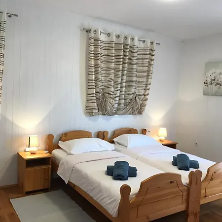 فندق مبيت وإفطار Sea Joy 1 روفينج